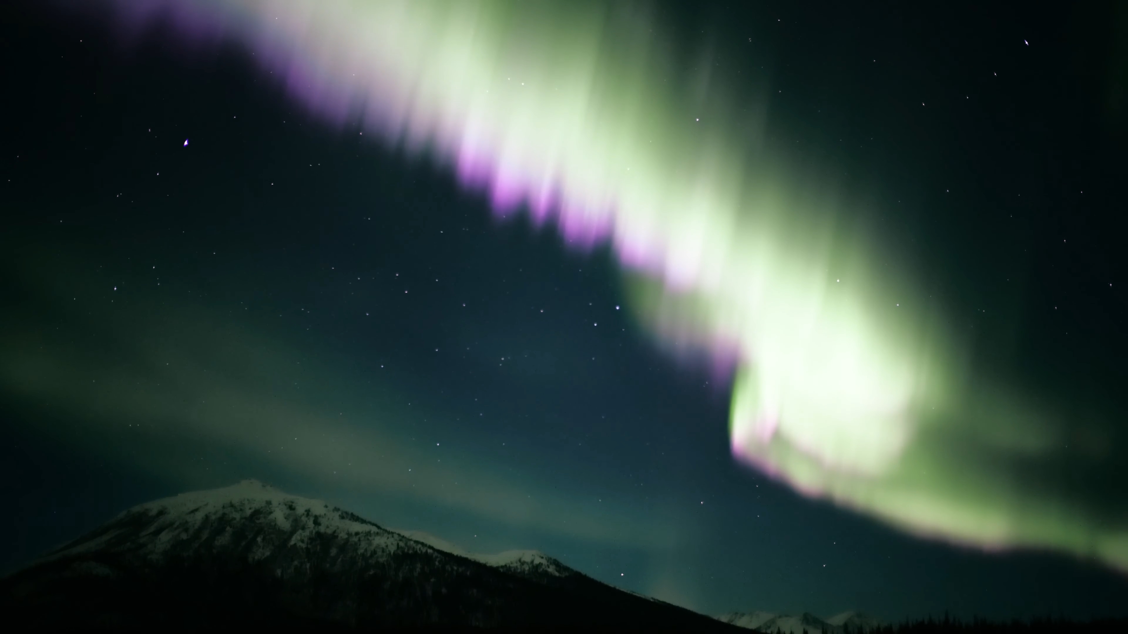 Real time video of aurora borealis over the Brooks Range from near Wiseman, Alaska.